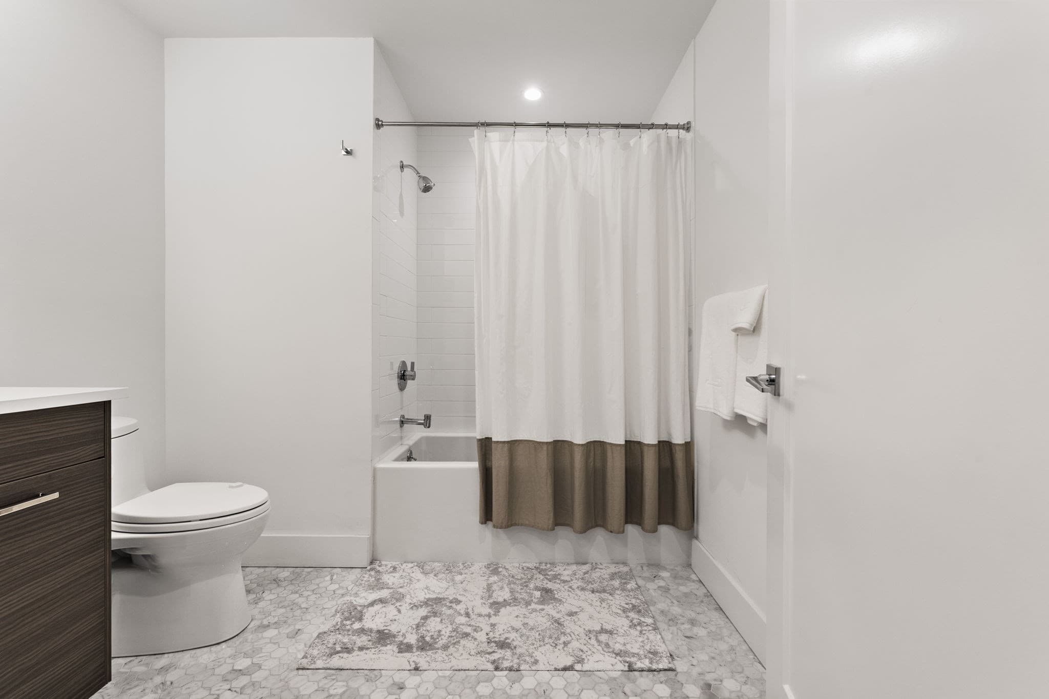 Condominium at 14 West Broadway # 7L, Boston MA 02127, Boston, photo 24 of 36