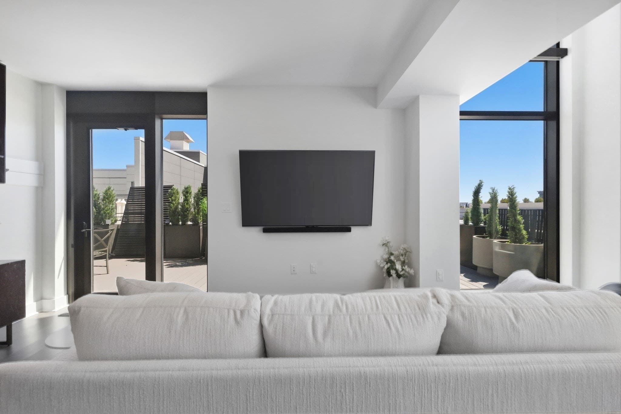 Condominium at 14 West Broadway # 7L, Boston MA 02127, Boston, photo 10 of 36