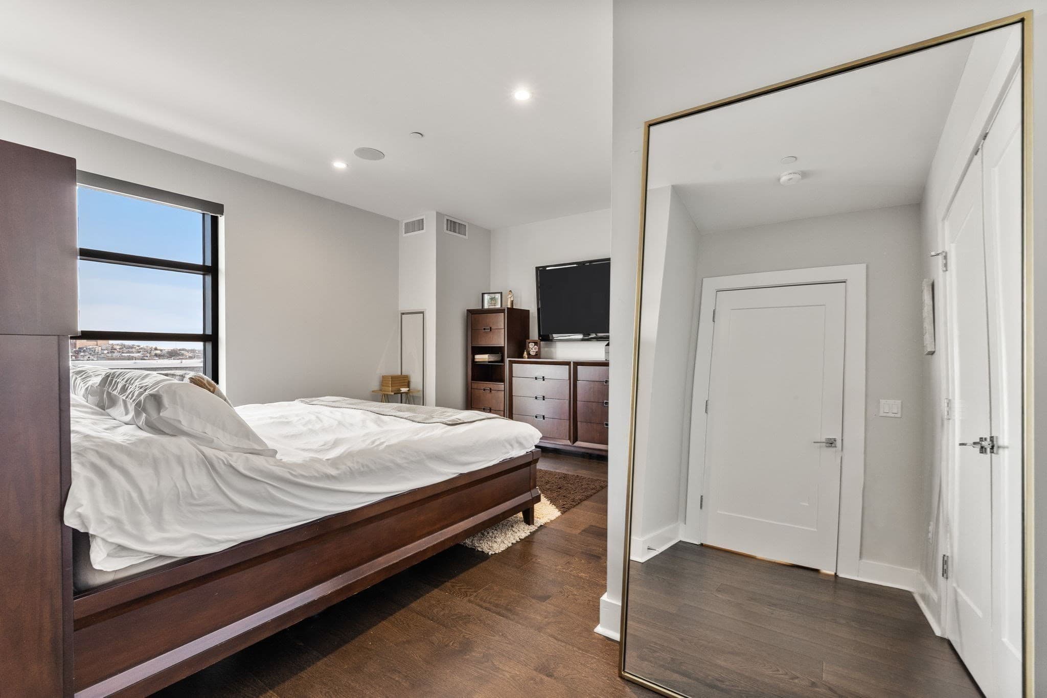 Condominium at 14 West Broadway # 7L, Boston MA 02127, Boston, photo 18 of 36