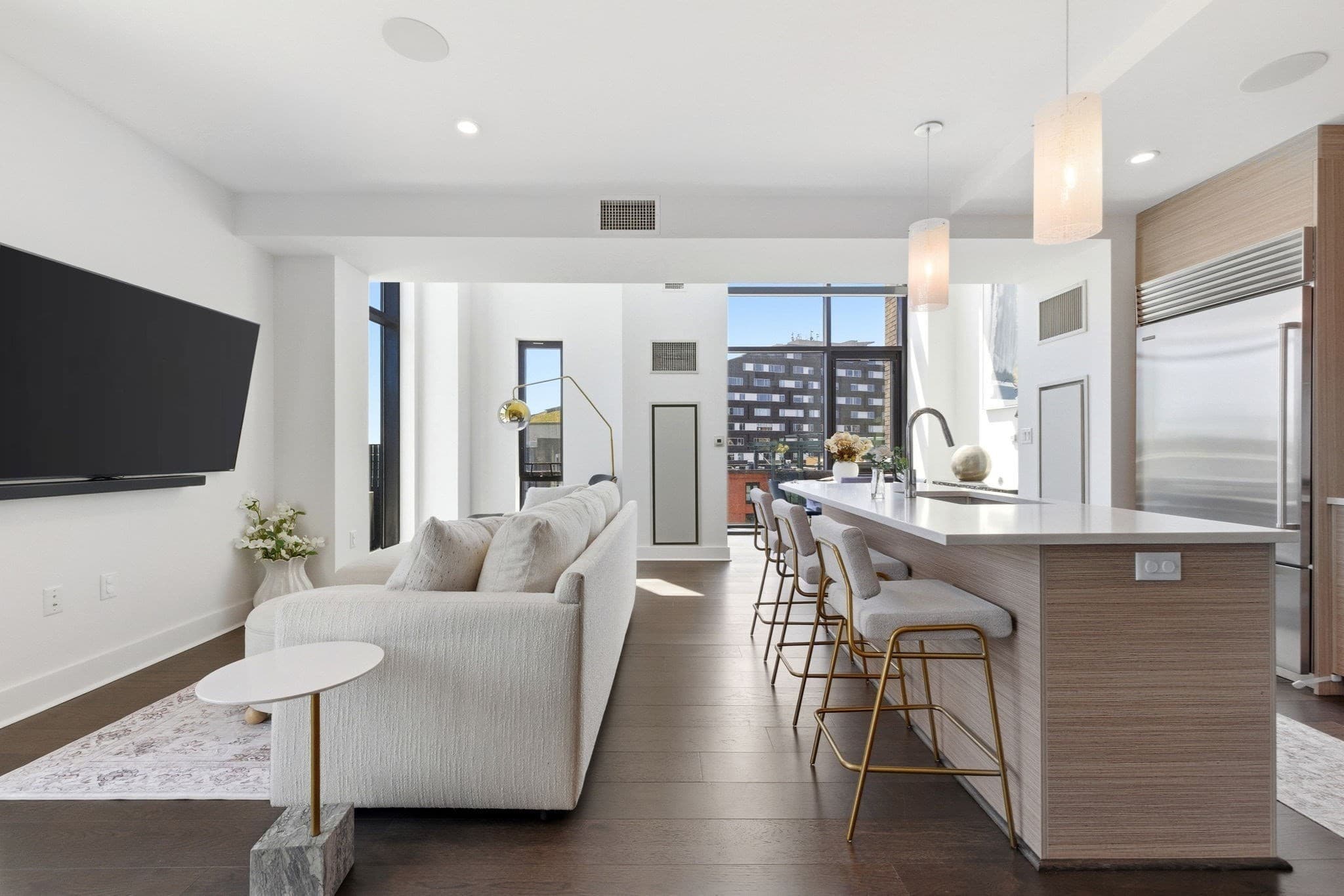 Condominium at 14 West Broadway # 7L, Boston MA 02127, Boston, photo 8 of 36
