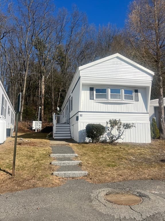 32 Mustang Avenue, Marlborough MA 01752