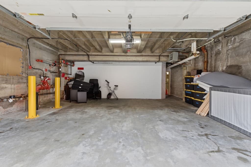 Condominium at 27-29 Commonwealth # 1, Newton MA 02467, Newton, photo 16 of 18