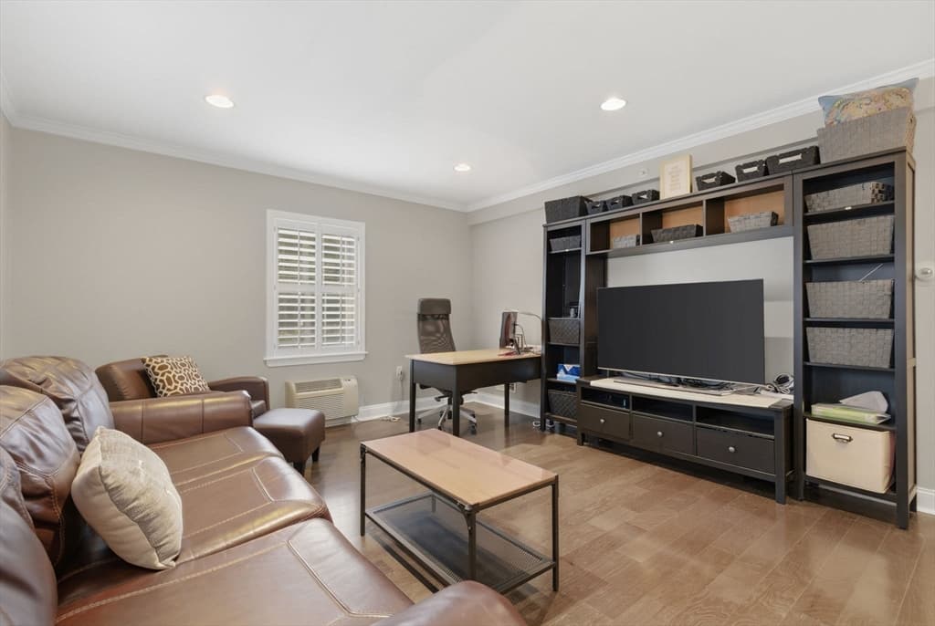 Condominium at 27-29 Commonwealth # 1, Newton MA 02467, Newton, photo 7 of 18