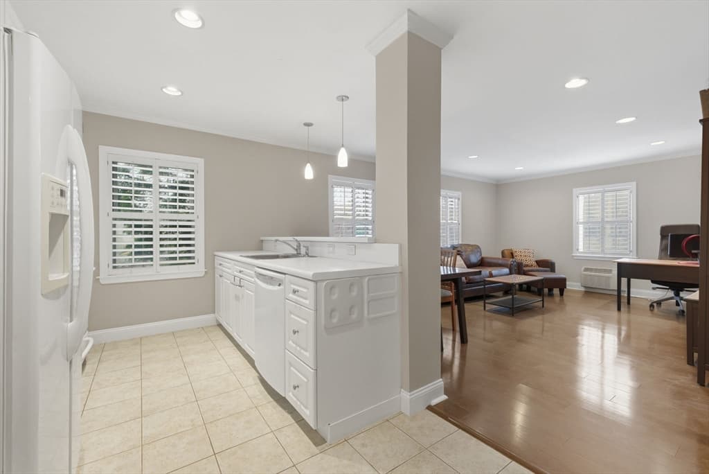 Condominium at 27-29 Commonwealth # 1, Newton MA 02467, Newton, photo 18 of 18
