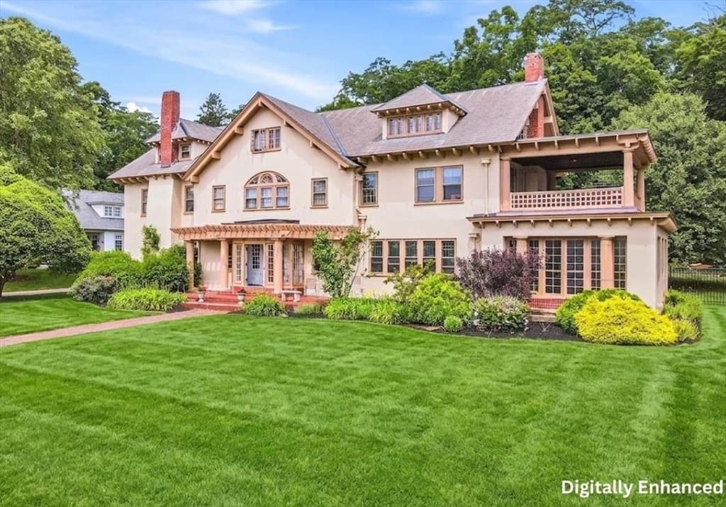 372 Main St, Amesbury MA 01913