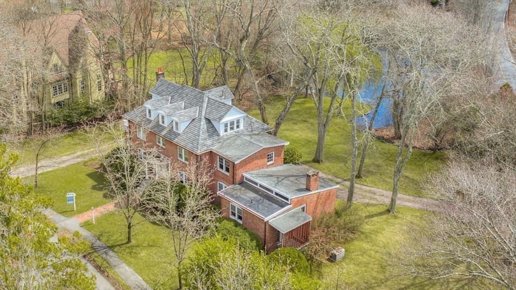 24 Radcliff Rd, Newton MA 02468