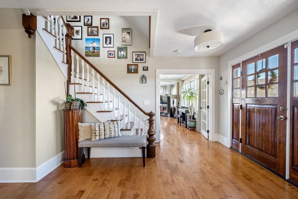 Single Family Residence at 77 Salisbury Street, Hull MA 02045, Hull, photo 4 of 18