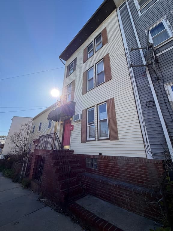 12 Leeds St, Boston MA 02127