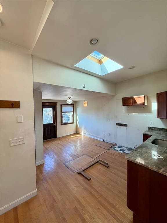 5-9 Family at 8-12 Leeds St, Boston MA 02127, Boston, photo 3 of 13