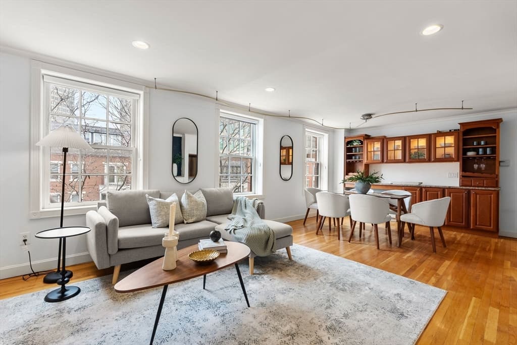 17 Bowdoin Street, Boston MA 02114