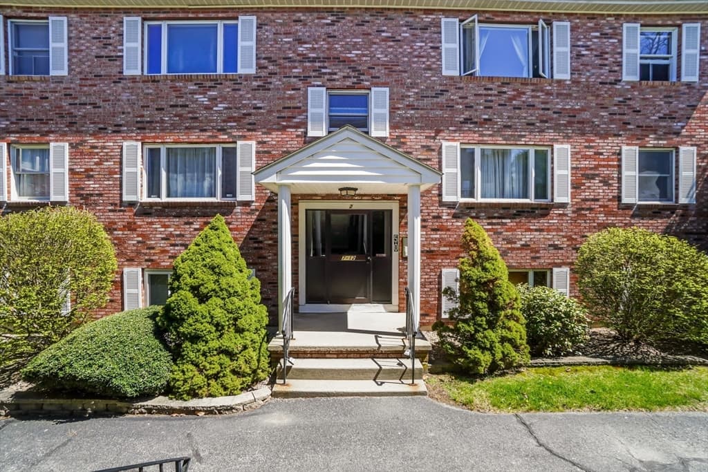 Condominium at 50 Clark St # 11, Fall River MA 02720, photo 3 of 37