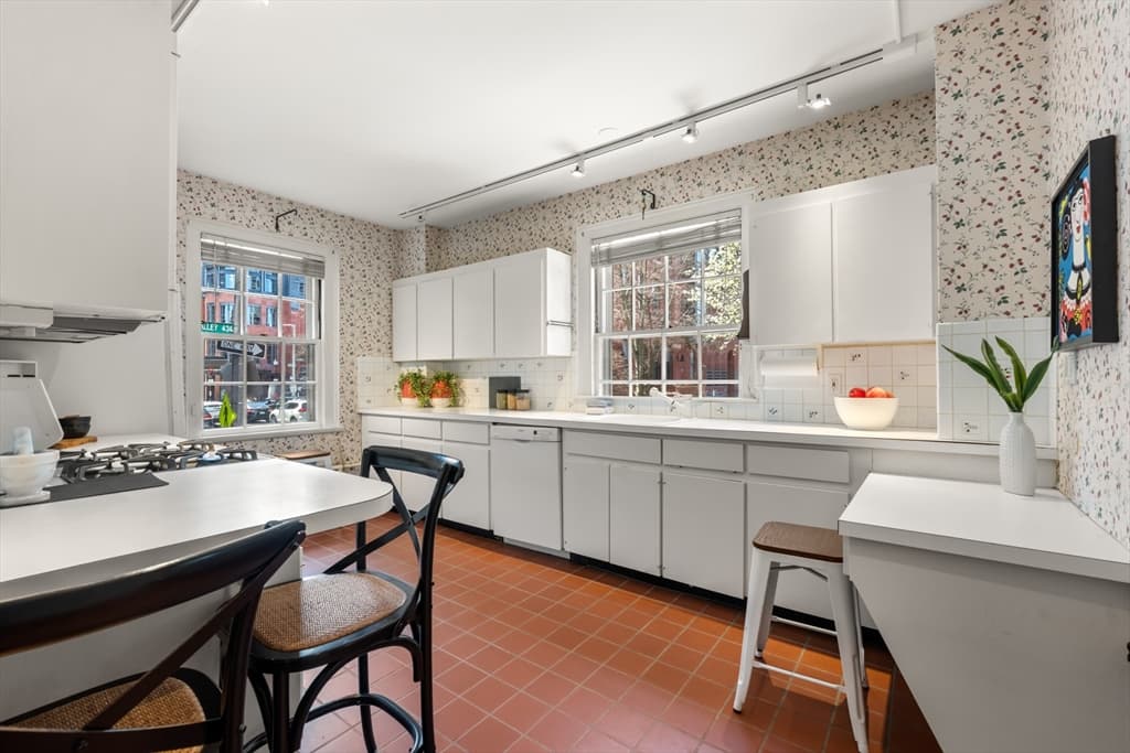 192 Commonwealth Ave # 2, Boston MA 02116 photo 17