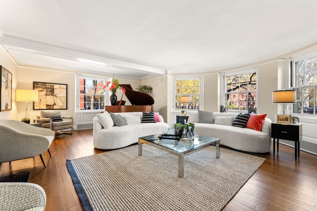 192 Commonwealth Ave # 2, Boston MA 02116