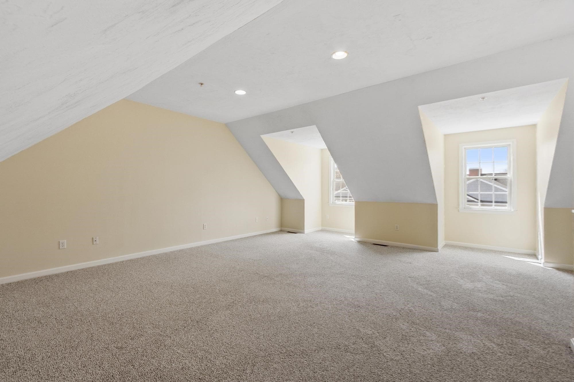 Condominium at 1975 Middlesex St # 33, Lowell MA 01851, photo 15 of 24