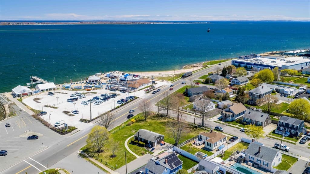 Single Family Residence at 1501 E Rodney French Blvd, New Bedford MA 02744, New Bedford, photo 31 of 32