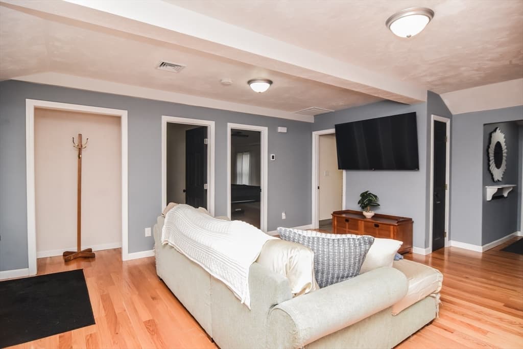 Single Family Residence at 51 Richardson Ave, Dracut MA 01826, photo 6 of 24