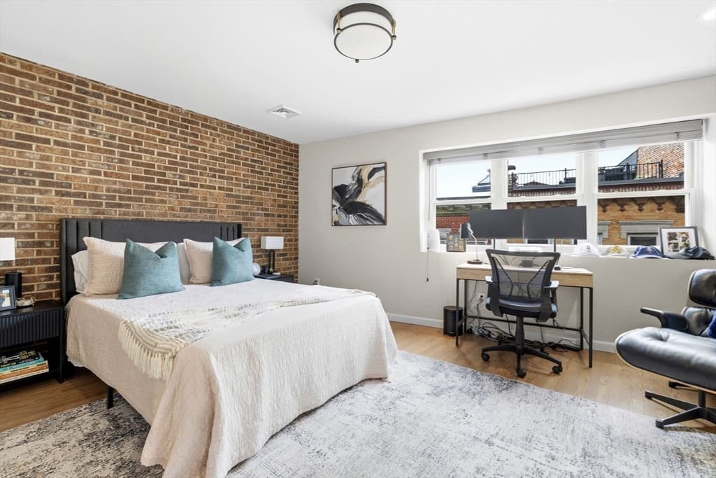 Condominium at 159 Salem # 4, Boston MA 02113, photo 15 of 26