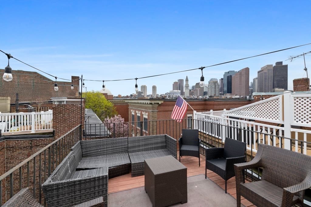 Condominium at 159 Salem # 4, Boston MA 02113, photo 25 of 26