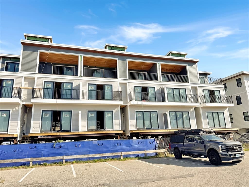 Condominium at 16 N End Blvd # 10, Salisbury MA 01952, Salisbury, photo 11 of 21