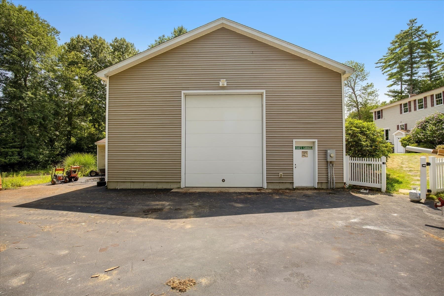 Single Family Residence at 220 Mattapoisett Rd, Rochester MA 02770, Rochester, photo 30 of 40