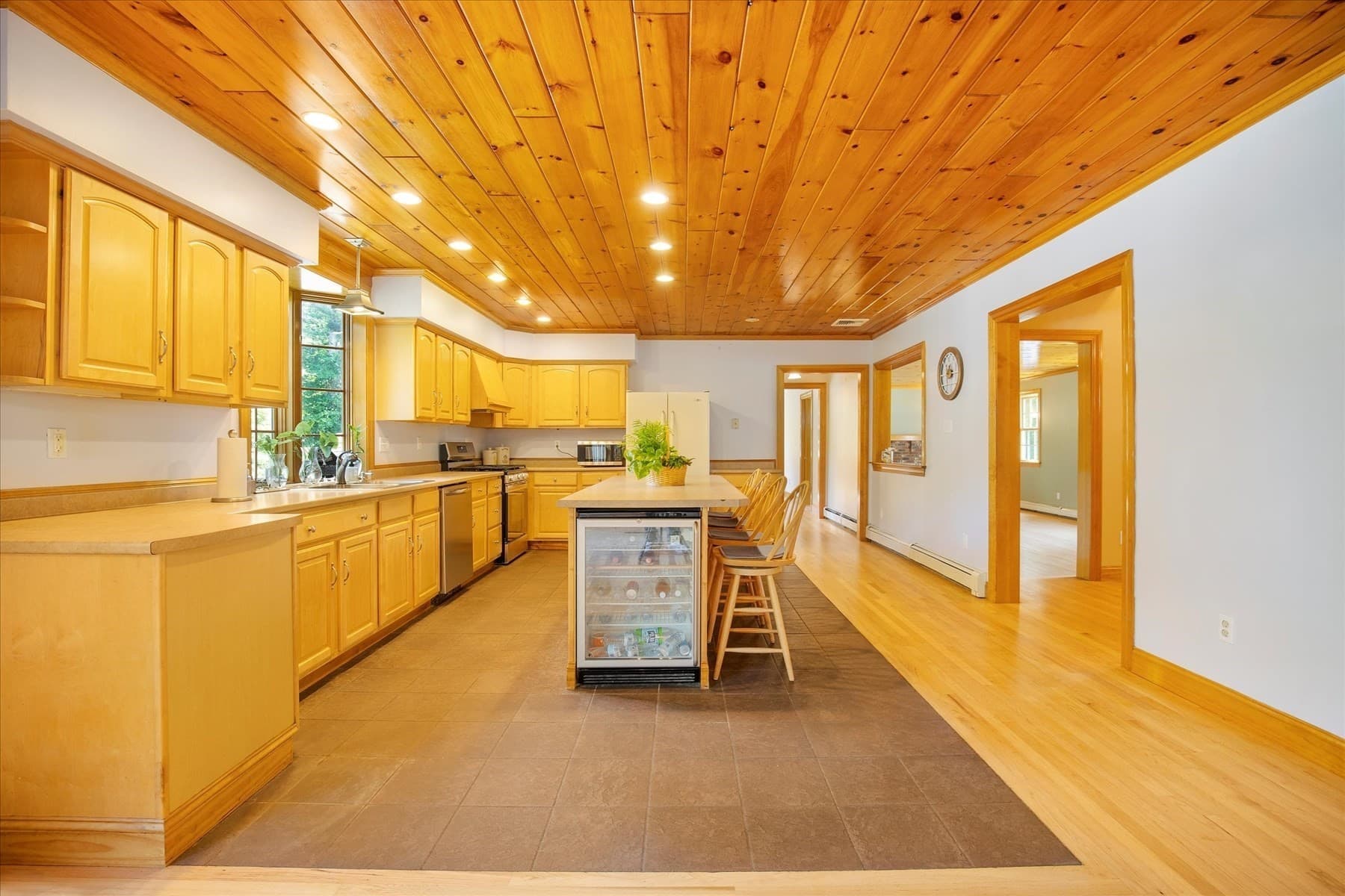 Single Family Residence at 220 Mattapoisett Rd, Rochester MA 02770, Rochester, photo 10 of 40