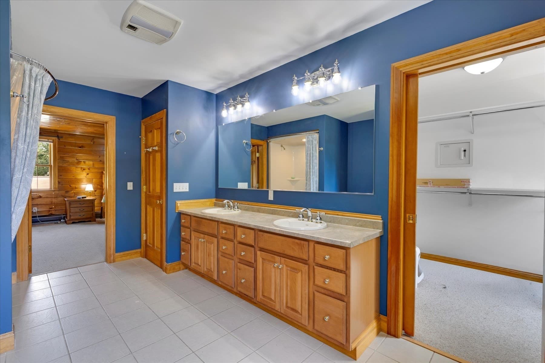 Single Family Residence at 220 Mattapoisett Rd, Rochester MA 02770, Rochester, photo 18 of 40