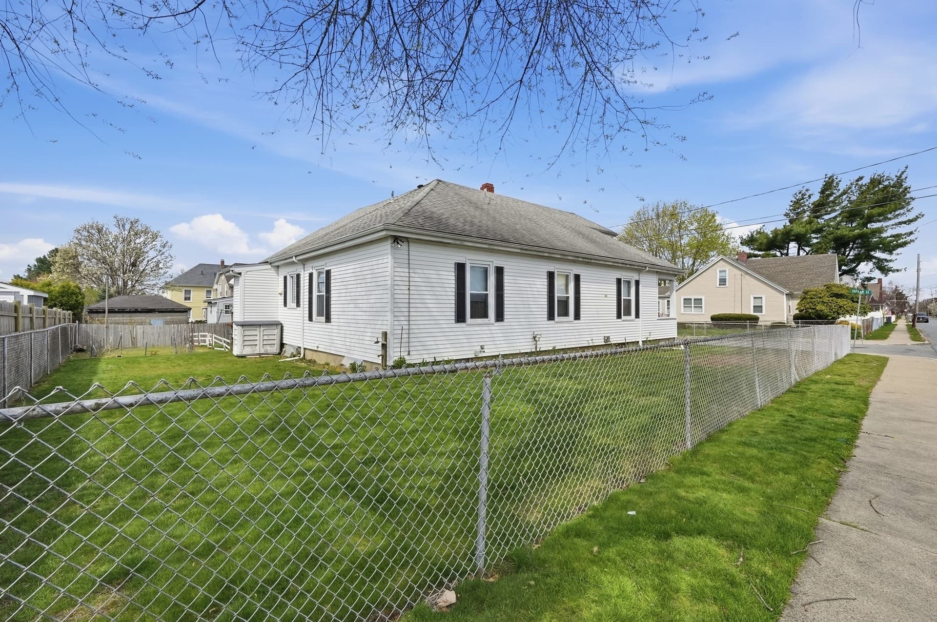 Multi Family at 62 Topham Street, New Bedford MA 02746, photo 27 of 37