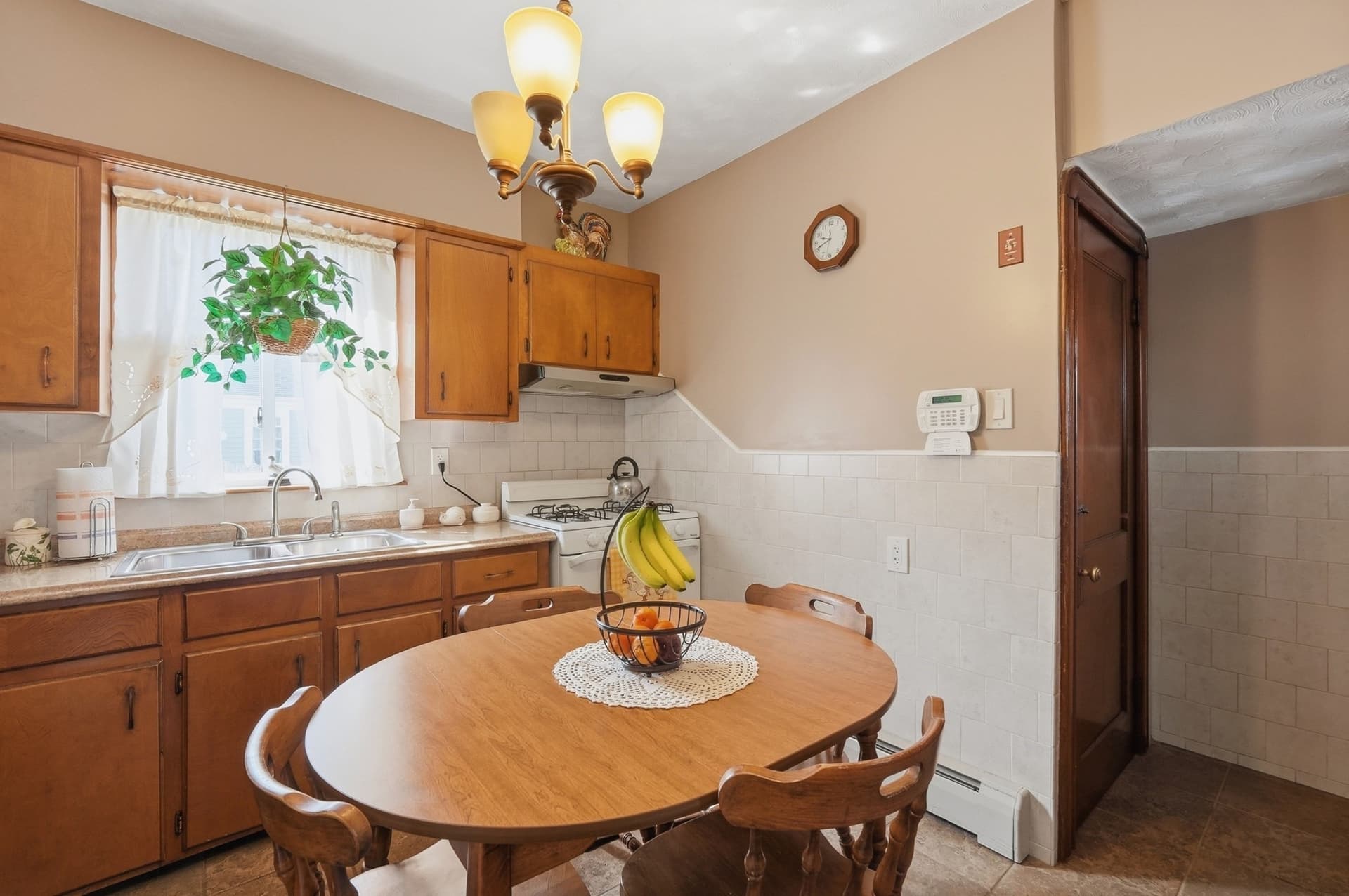 Multi Family at 62 Topham Street, New Bedford MA 02746, photo 8 of 37