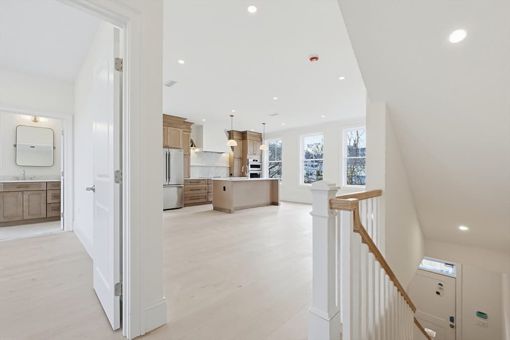 Condominium at 257R Market Street # B, Boston MA 02135, photo 13 of 30