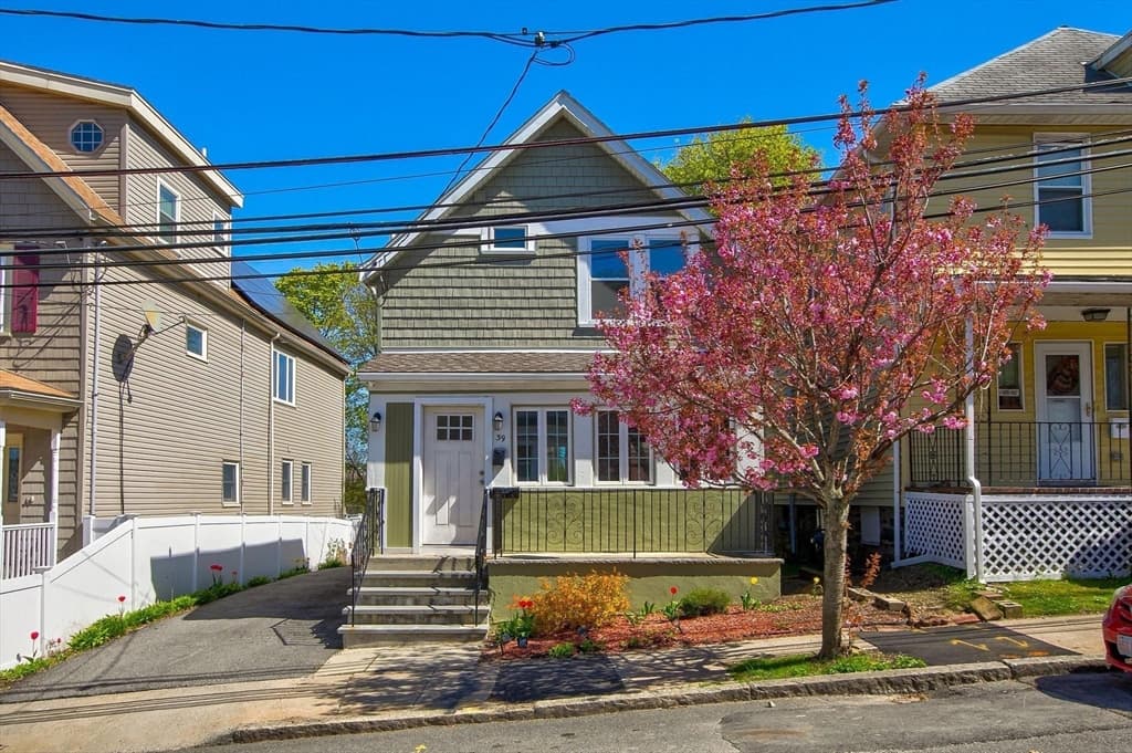 39 Ash Ave, Somerville MA 02145 photo 2
