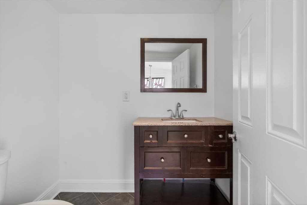 39 Ash Ave, Somerville MA 02145 photo 17