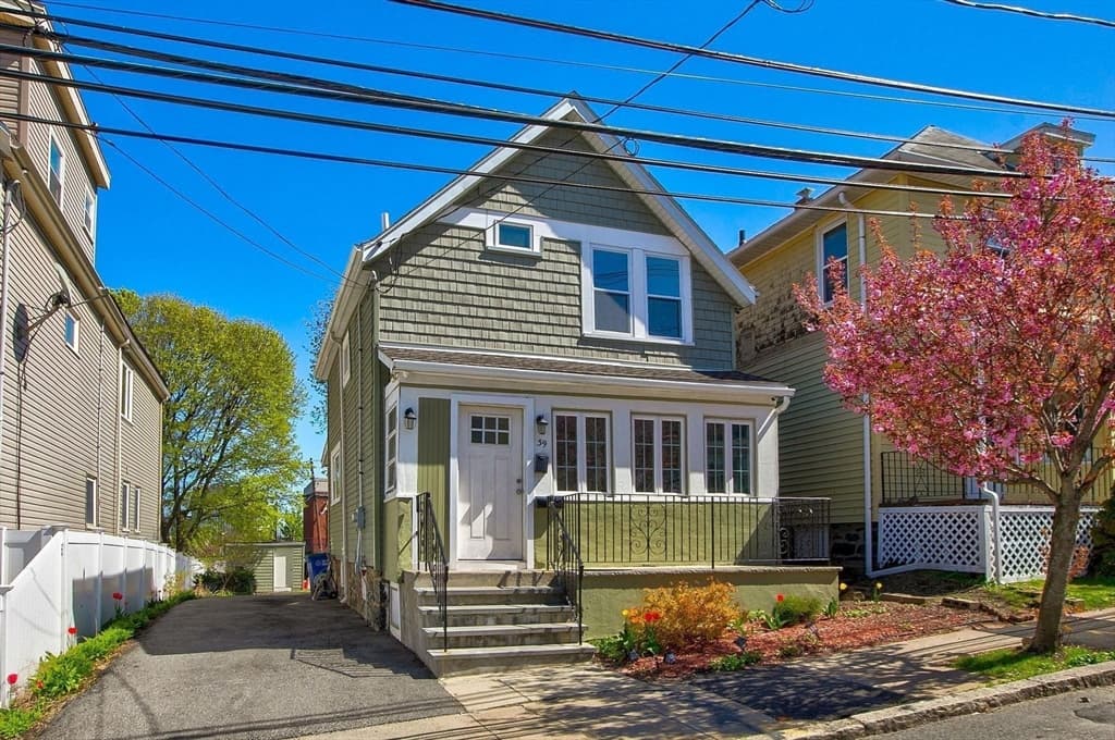 39 Ash Ave, Somerville MA 02145 photo 3