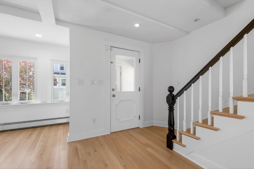 39 Ash Ave, Somerville MA 02145 photo 9