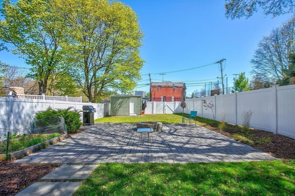 39 Ash Ave, Somerville MA 02145 photo 25