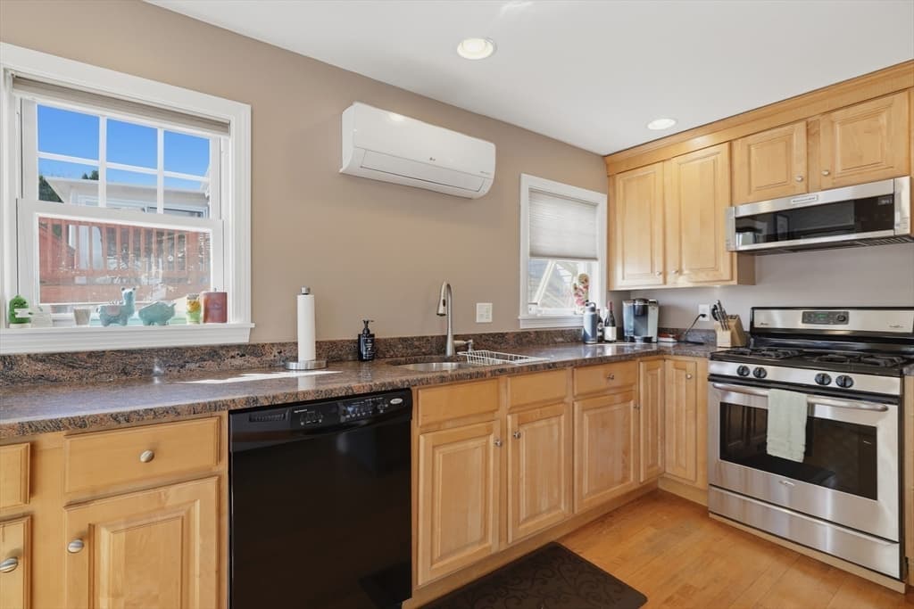 411B Lake Avenue, Worcester MA 01604 photo 7