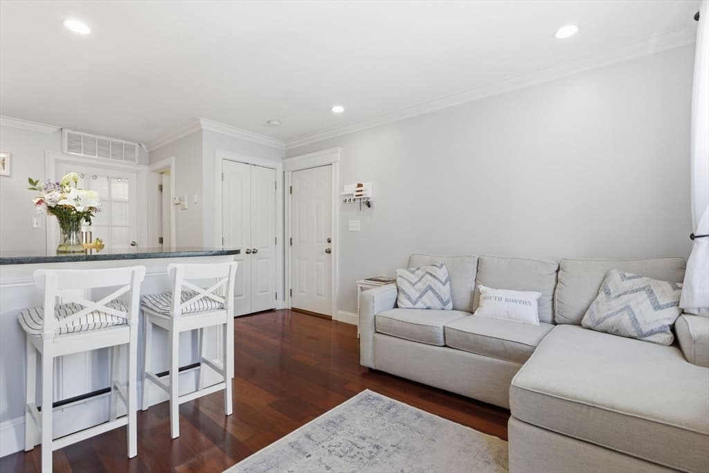 Condominium at 523 E 2nd St # 5, Boston MA 02127, Boston, photo 5 of 19