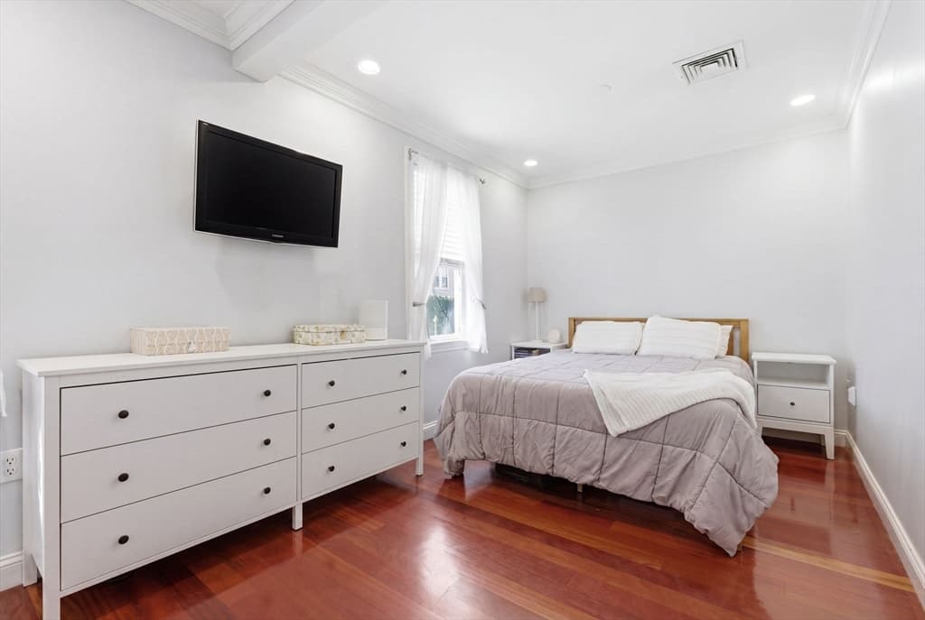 Condominium at 523 E 2nd St # 5, Boston MA 02127, Boston, photo 11 of 19
