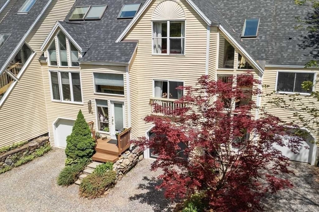 Condominium at 8 Deer Path # 8, Hudson MA 01749, Hudson, photo 28 of 30