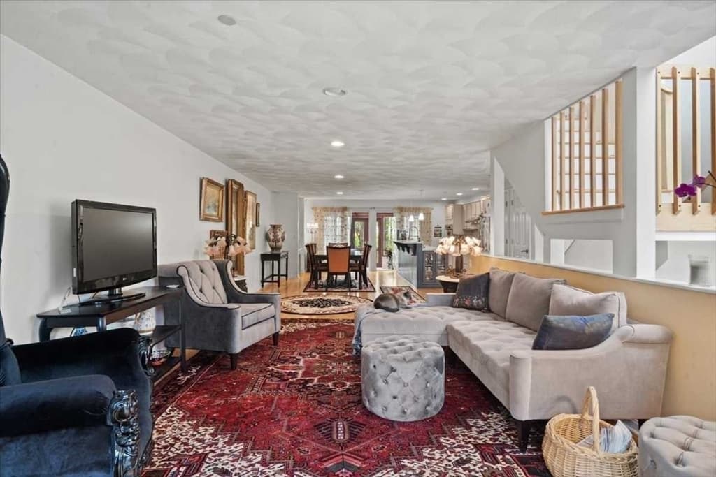 Condominium at 8 Deer Path # 8, Hudson MA 01749, Hudson, photo 9 of 30