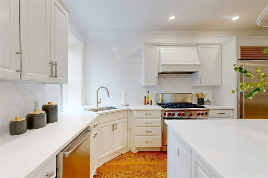 322 Tappan St # 2, Brookline MA 02445 photo 17