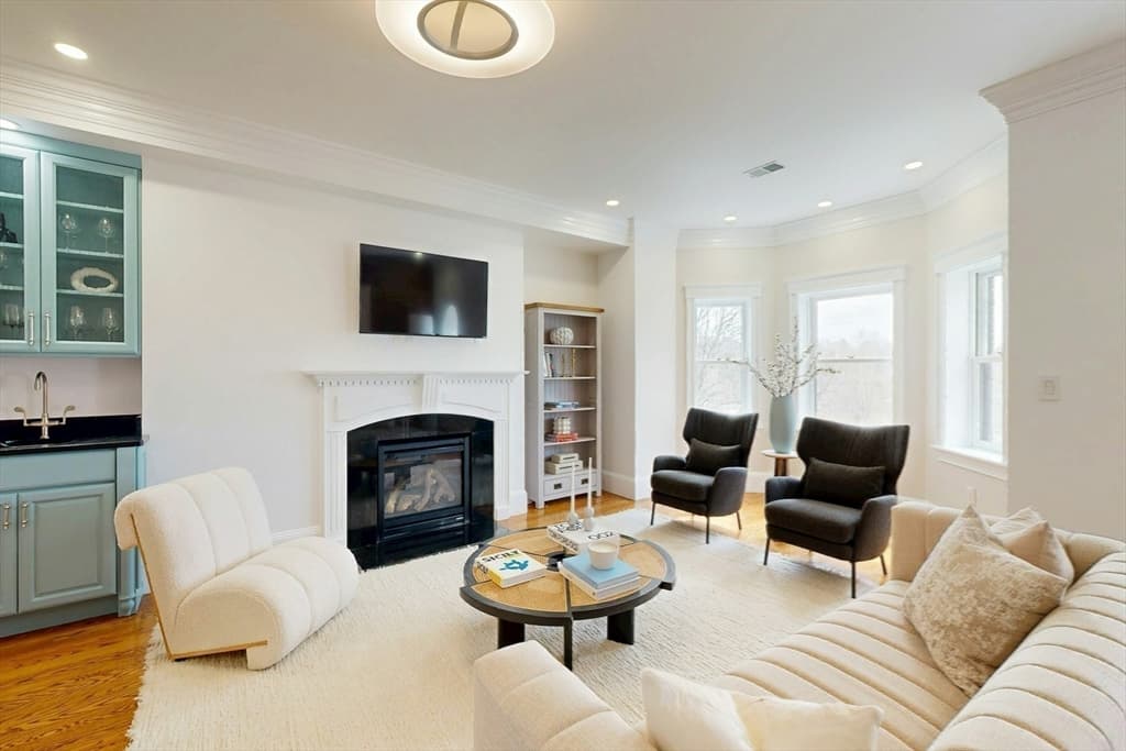 322 Tappan St # 2, Brookline MA 02445 photo 8