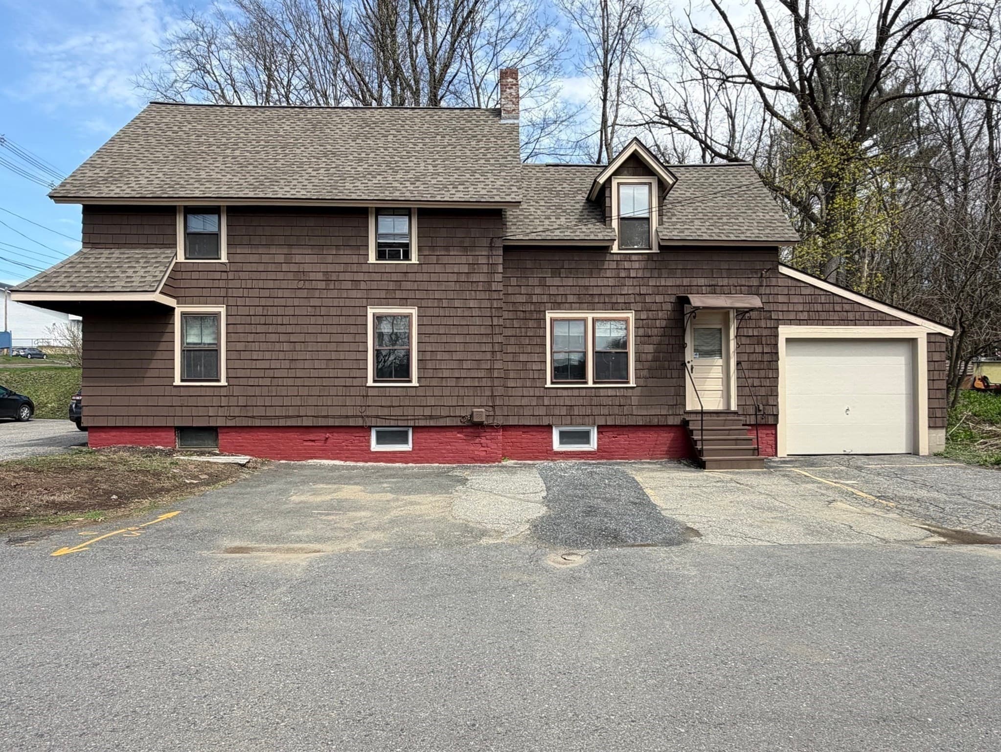 30 Mohawk Trail, Greenfield MA 01301