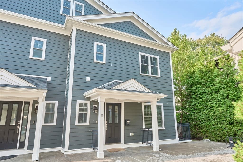 Condominium at 20 Dalby St # 20, Newton MA 02458, Newton, photo 3 of 42