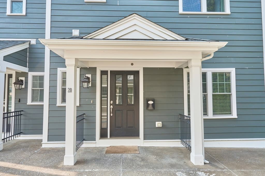 Condominium at 20 Dalby St # 20, Newton MA 02458, Newton, photo 4 of 42