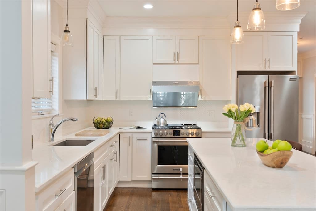 Condominium at 20 Dalby St # 20, Newton MA 02458, Newton, photo 8 of 42