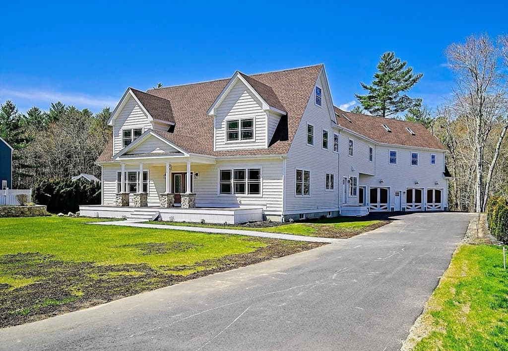 13 Park Pl, Mattapoisett MA 02739