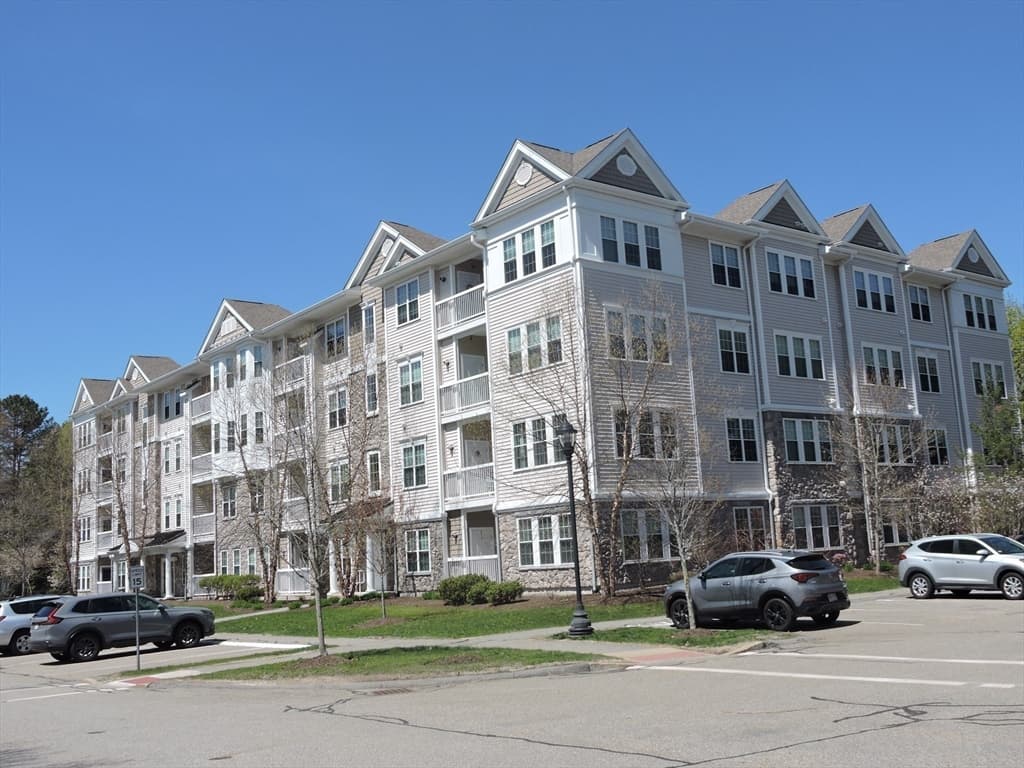 Condominium at 23 Augustus Court # 4003, Reading MA 01867, Reading, photo 35 of 42