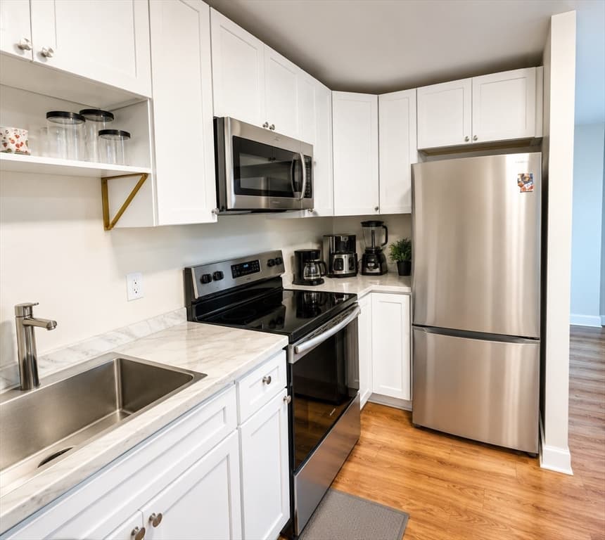 Condominium at 27 Gordon Street # 206, Framingham MA 01702, Framingham, photo 7 of 12