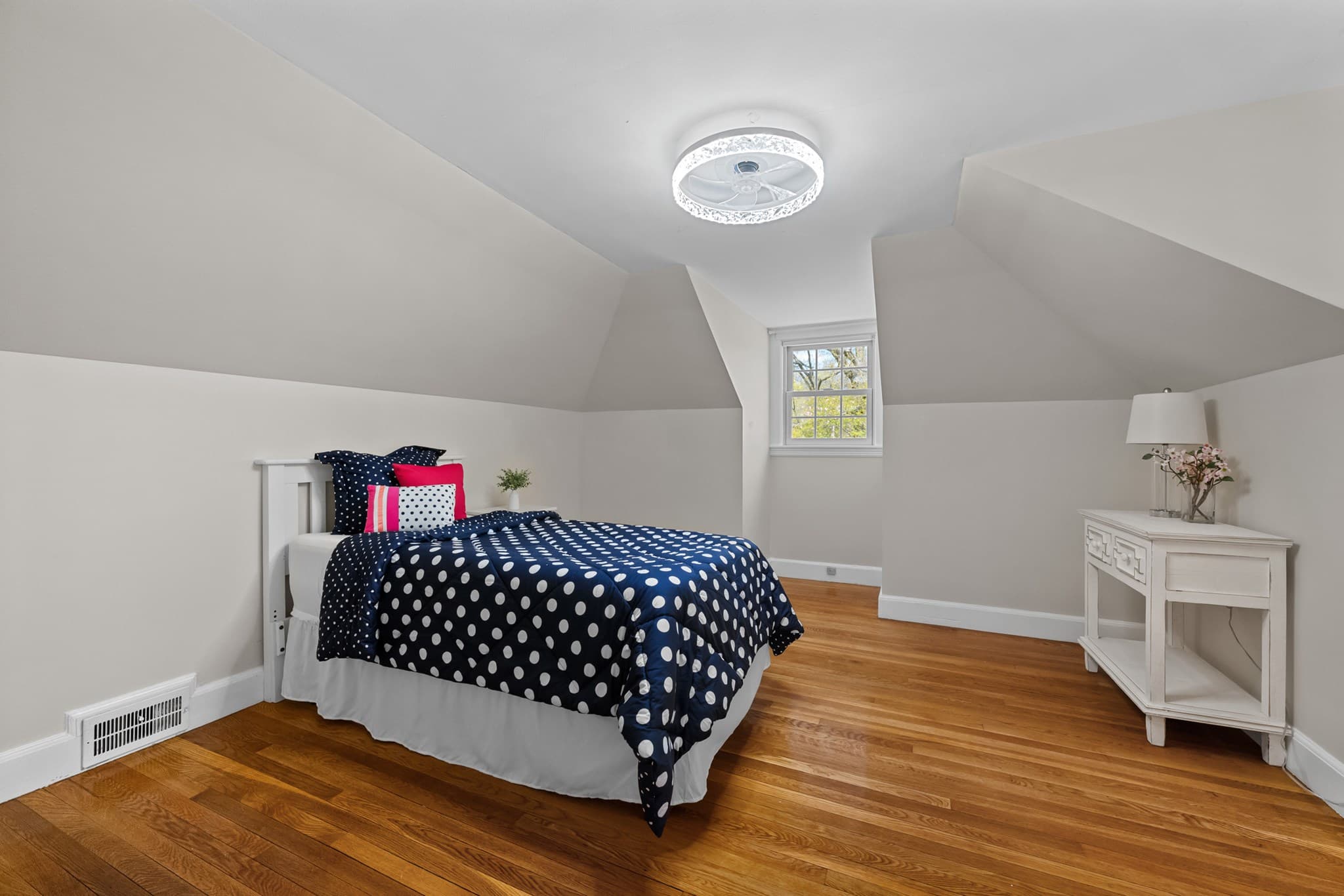 Single Family Residence at 20 Westwood Dr, Worcester MA 01609, Worcester, photo 23 of 41
