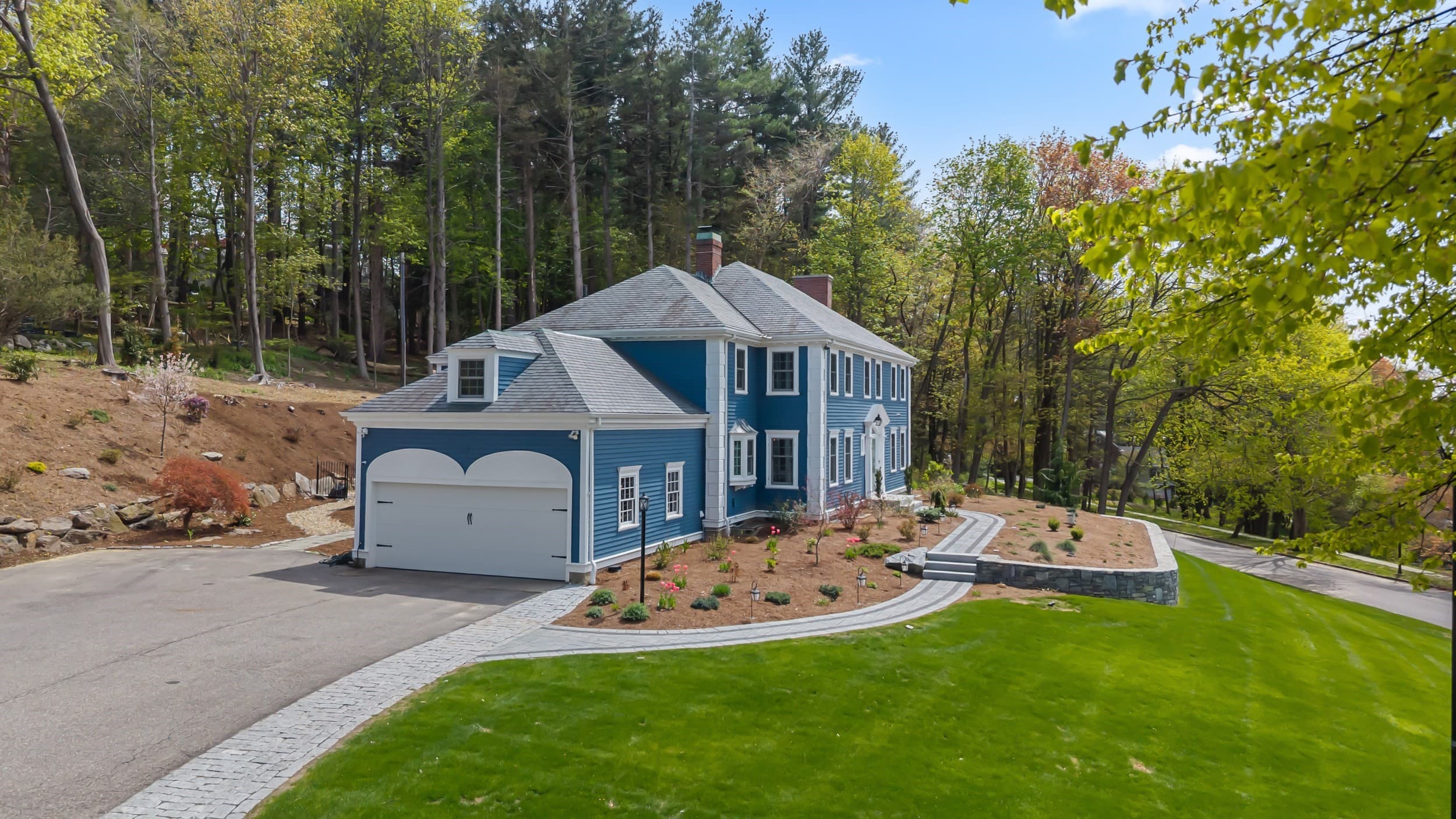 Single Family Residence at 20 Westwood Dr, Worcester MA 01609, Worcester, photo 2 of 41